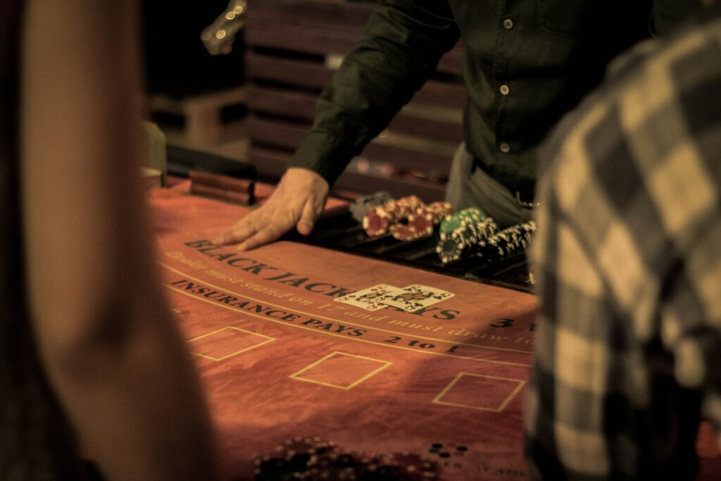 Blackjack-Tisch in einem landesbasierten Casino